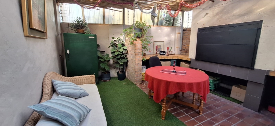 5 Bedroom Property for Sale in Elfindale Western Cape